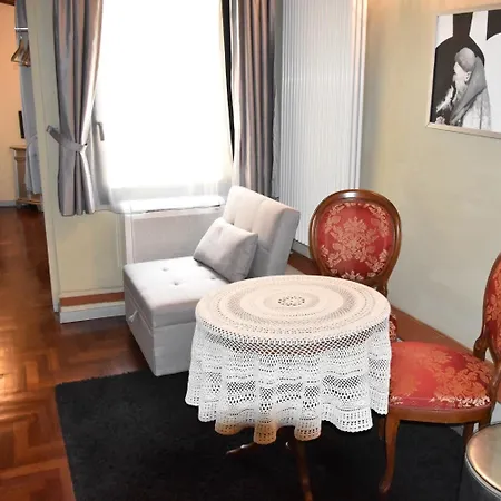 The Black Sheep Panzió Firenze