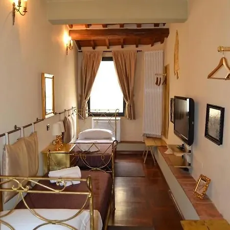 Bed & Breakfast The Black Sheep 4*